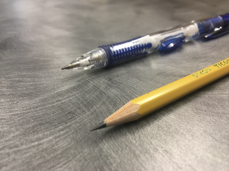 Pencils+vs+Mechanical+Pencils