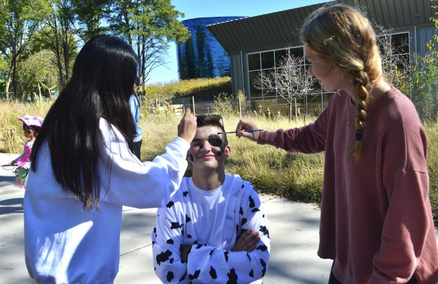 The Jersey Club's booth offered face painting and tattoos for their visitors.
