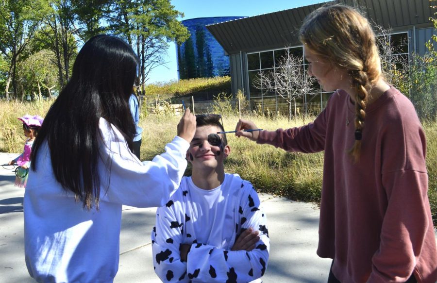 The Jersey Clubs booth offered face painting and tattoos for their visitors.