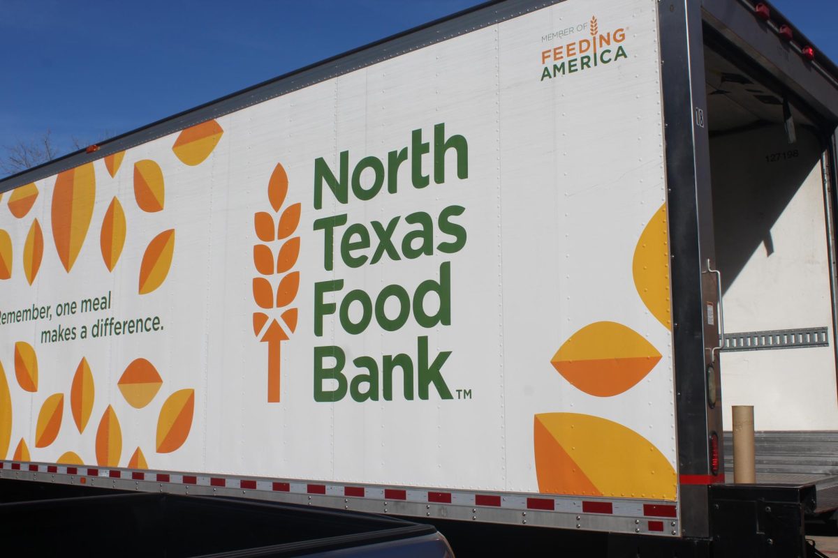 North+Texas+Food+Bank+picking+up+donations+from+the+Allen+High+School%E2%80%99s+food+drive+prior+to+Thanksgiving+break.